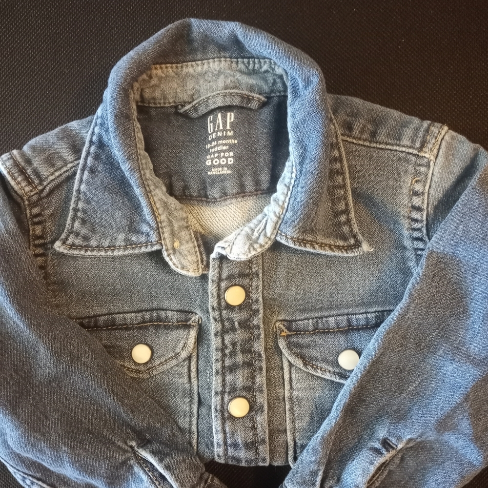 Toddler Baby GAP DENIM long sleeved shirt - Picture 2 of 3
